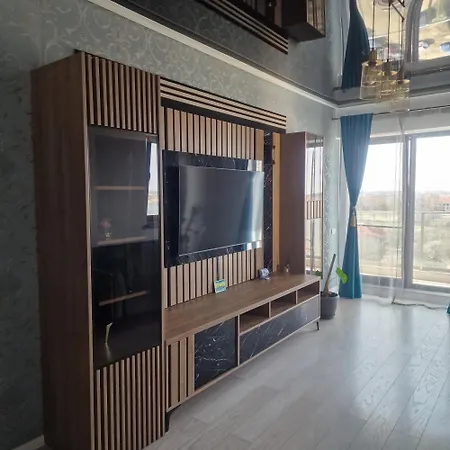 De Lux 2 Cu Lacul Morii Bukarest