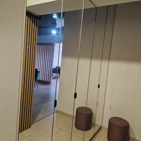 De Lux 2 Cu Lacul Morii Apartment